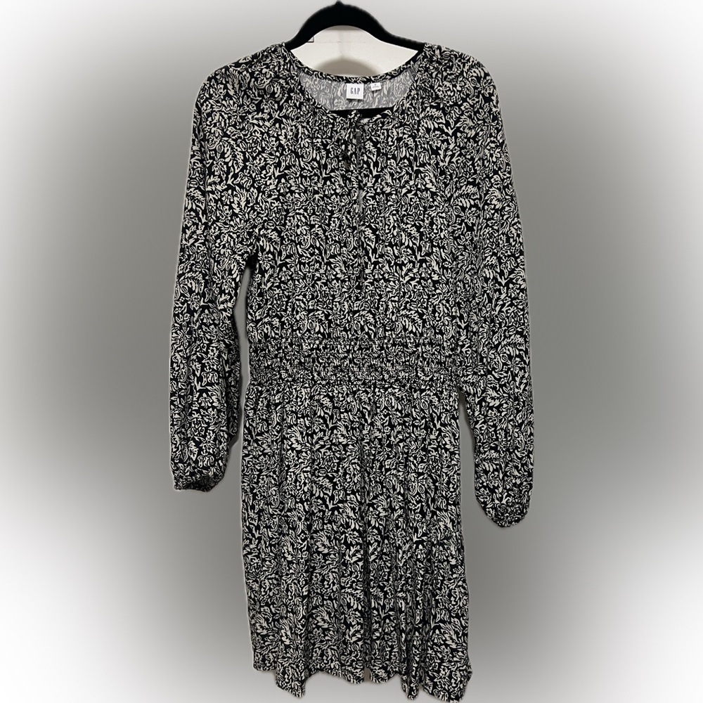 GAP Smocked Splitneck Mini Dress NWOT size M black and white - Picture 2 of 6